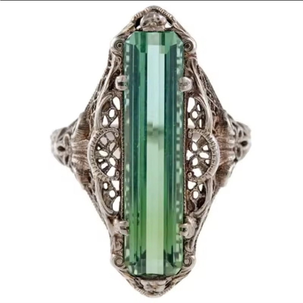 Vintage Silver and Green Gemstone Ring